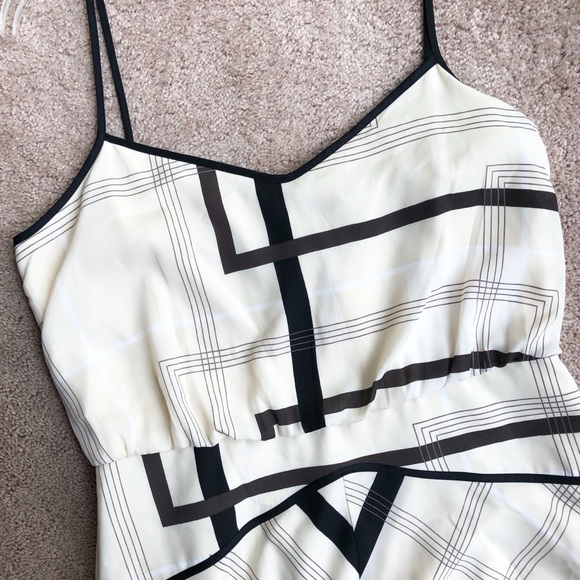 Banana Republic Plaid Fit and Flare Dress - 10 - Picture 4 of 4